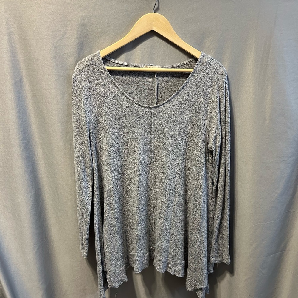 Altar’d State Blue Gray 3/4 Sleeve Asymmetrical Top Womens:M